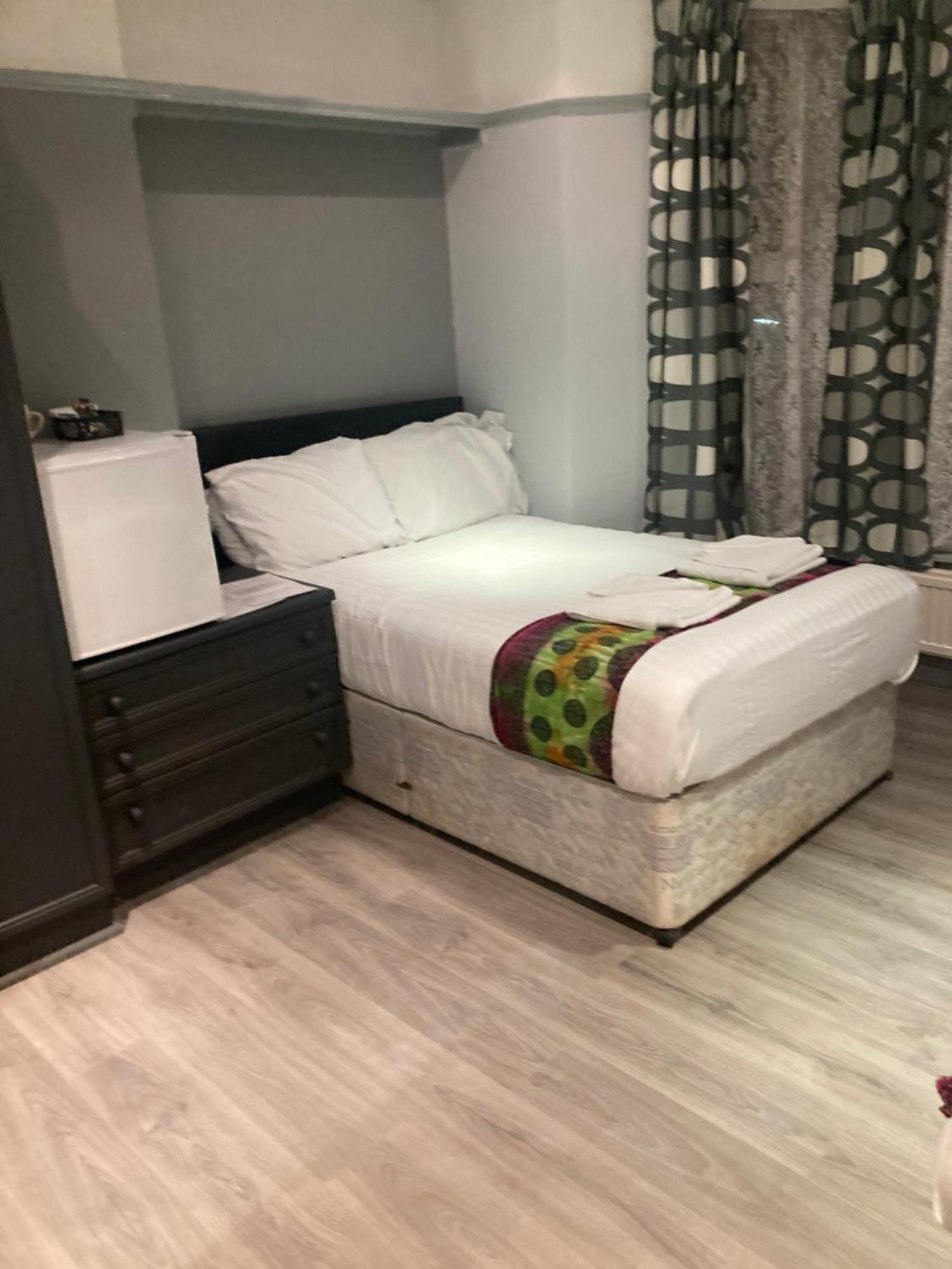 Abingdon Lodge Hotel رايد المظهر الخارجي الصورة