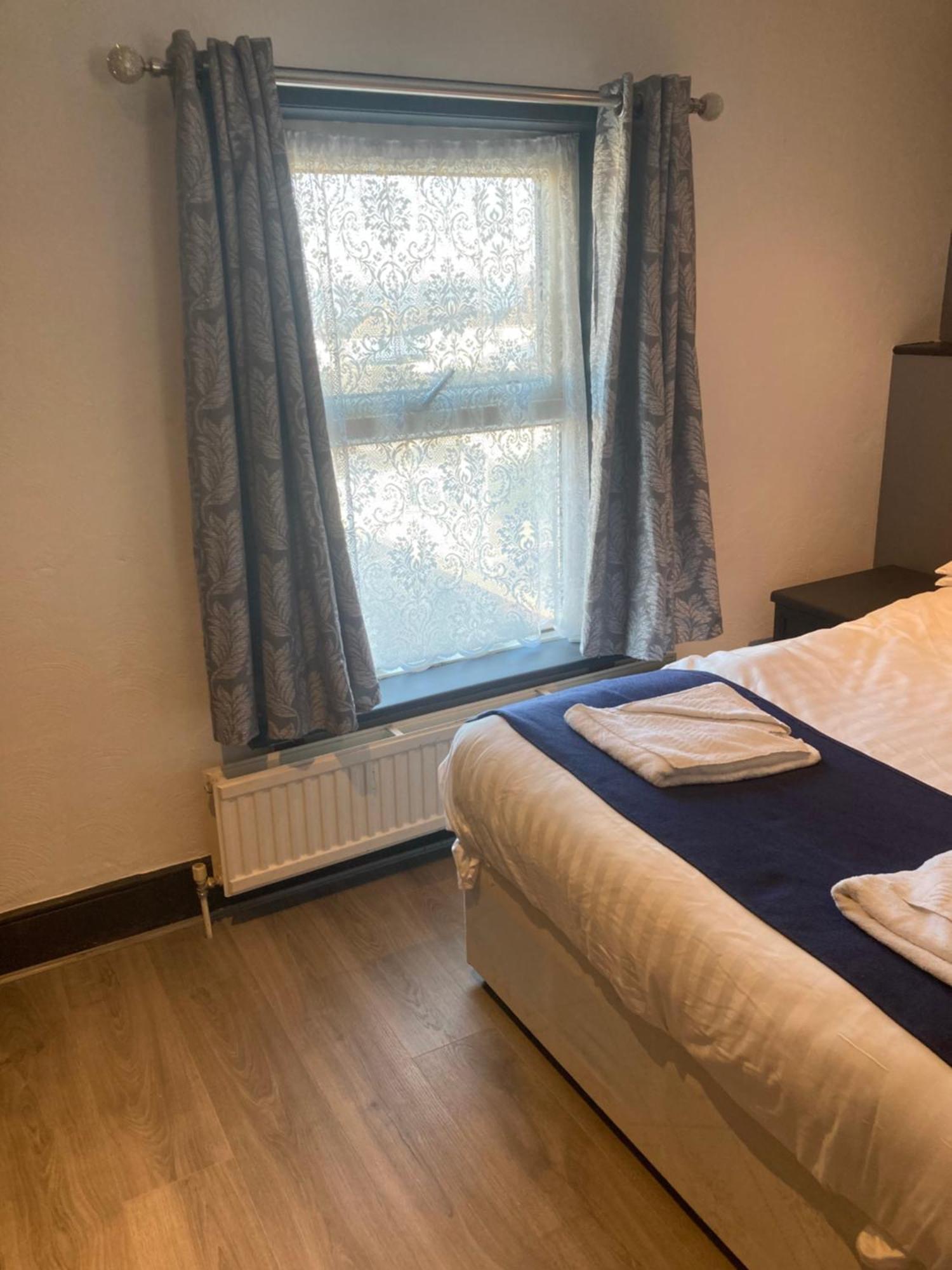 Abingdon Lodge Hotel رايد المظهر الخارجي الصورة